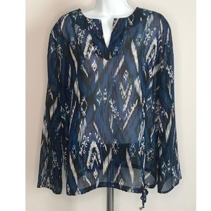 CHICOS Size 2 Blue Pattern Blouse